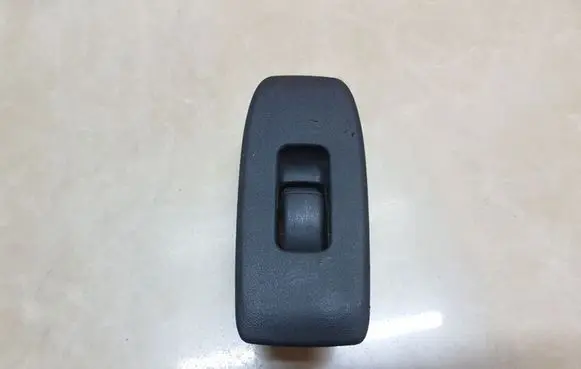 Mitsubishi Pajero Electric window control switch MR445659