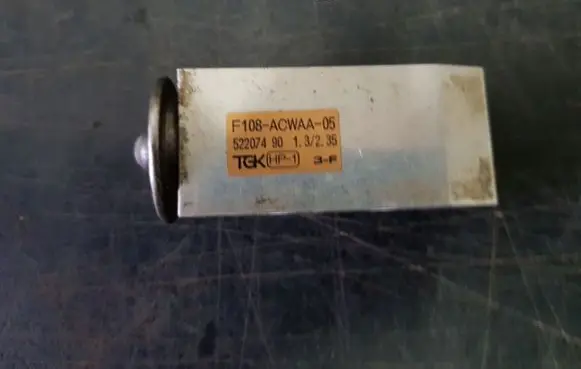 Hyundai Terracan Air conditioning (A/C) expansion valve 