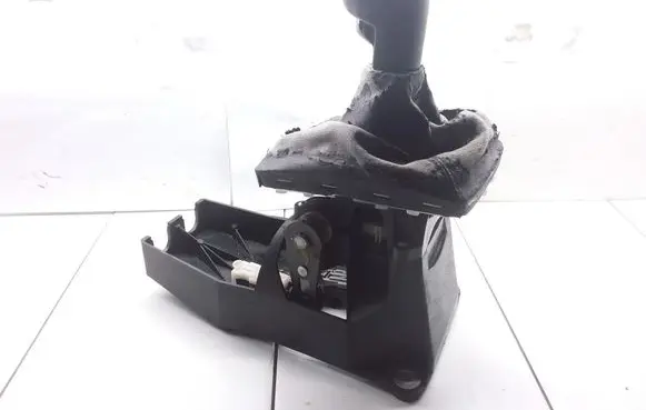 Opel Astra H Gear shifter/selector 055351706 1411050467