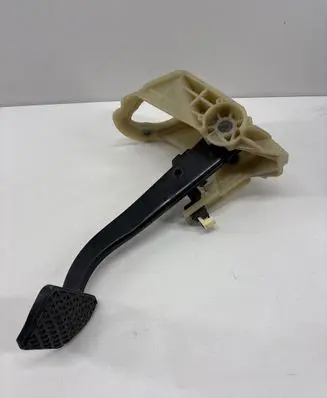BMW 2 F22 F23 Brake pedal 6860648 678711 1803152206