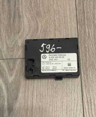 Mercedes-Benz C W203 Gateway control module A2034450000 A2115403545 410213008014