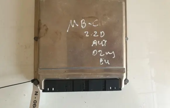 Mercedes-Benz C W203 Engine control unit/module A0001535579 0281010854