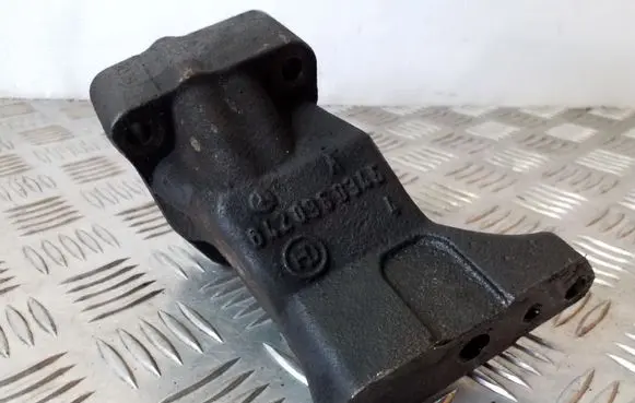 Mercedes-Benz R W251 Engine mounting bracket 6420960345
