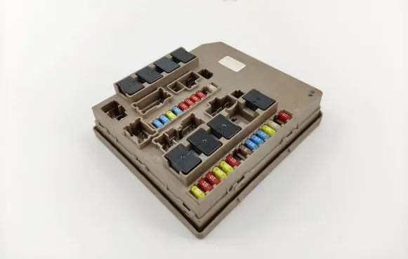 Renault Clio III Fuse module 674660A