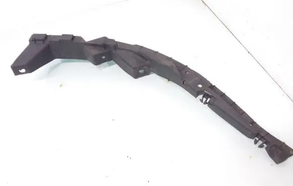 Front bumper mounting bracket
