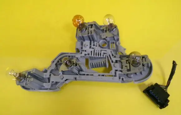 Jaguar S-Type Tail light bulb cover holder 236756-00