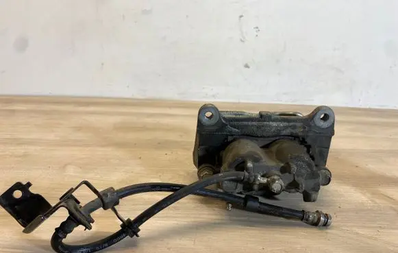 Mitsubishi Outlander Front brake caliper