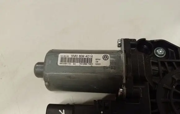 Volkswagen Golf Plus Rear door window regulator with motor 5M0839401A 993424100