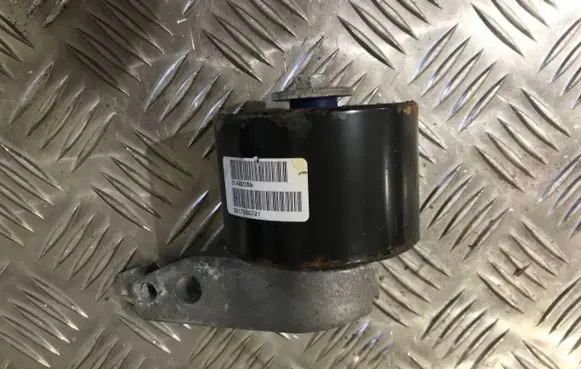 Volvo XC90 Rear differential/diff mount bracket 31492089