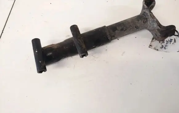Volkswagen PASSAT B5 Front bumper mounting bracket