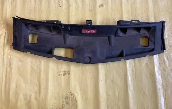 Mercedes-Benz C W204 Top upper radiator support slam panel A2045000155