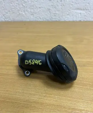 BMW 7 F01 F02 F03 F04 Oil fill pipe 7570937 D5846