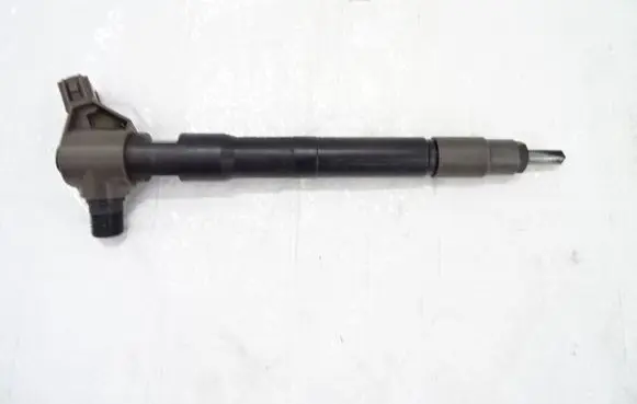 Mazda CX-3 Fuel injector SH0113H50