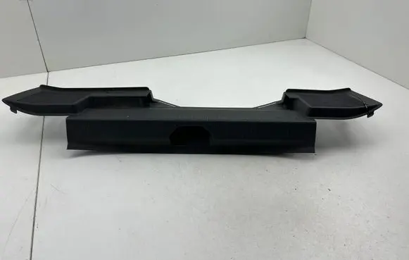 Trunk/boot sill cover protection