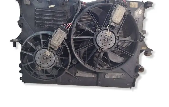Audi Q7 4L Coolant radiator 7L6121253B 7L0121203