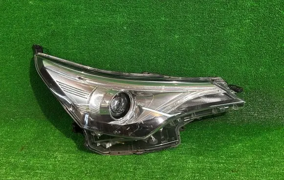 Toyota Avensis T270 Headlight/headlamp