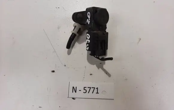 BMW 3 E90 E91 Air pressure sensor 7566784