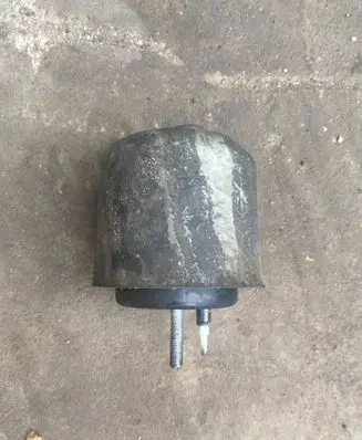 Volkswagen Phaeton Engine mount bracket