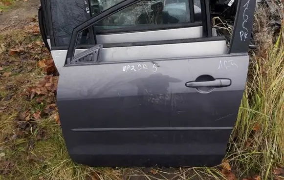 Mazda 5 Front door