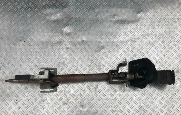 Mazda 626 Steering wheel axle