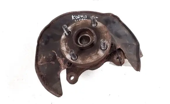 Toyota Corolla Verso E121 Front wheel hub
