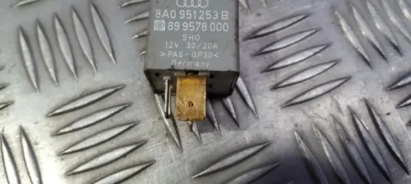 Audi A6 S6 C4 4A Other relay 8A0951253B 899587000