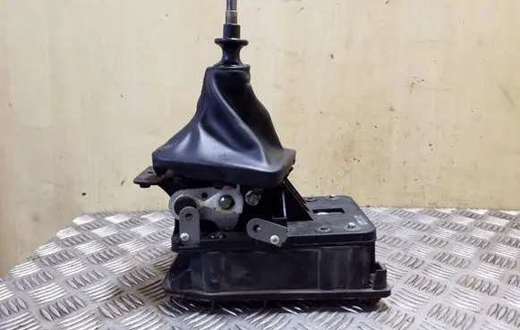 Subaru Outback Gear shifter/selector