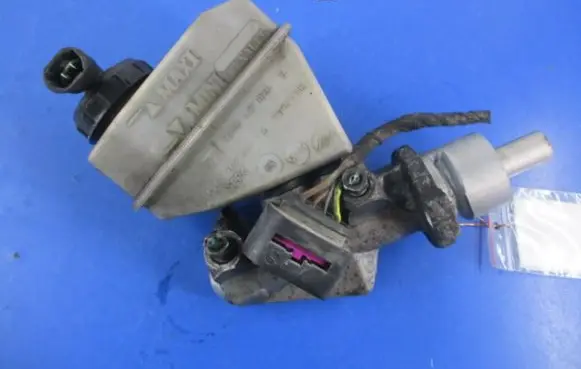 Renault Kangoo I Master brake cylinder