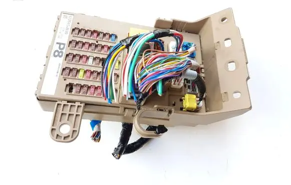 Subaru Forester SK Fuse module 82201SJ830