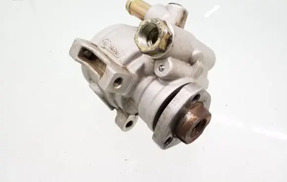 Volkswagen Caddy Power steering pump NS7540006