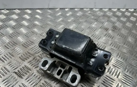 Skoda Octavia Mk2 (1Z) Engine mount bracket 1K0199555