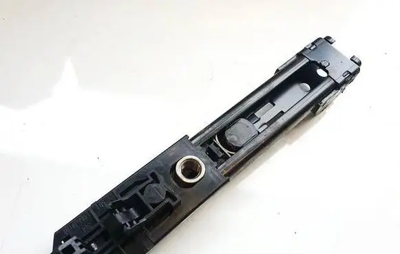 Skoda Octavia Mk2 (1Z) Seat belt adjustment rail 1t0857819