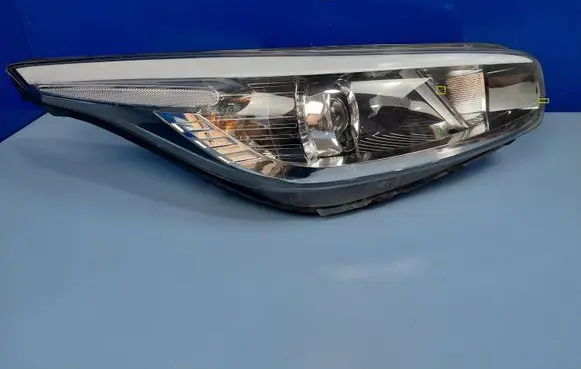 KIA Ceed Headlight/headlamp 92102A2010