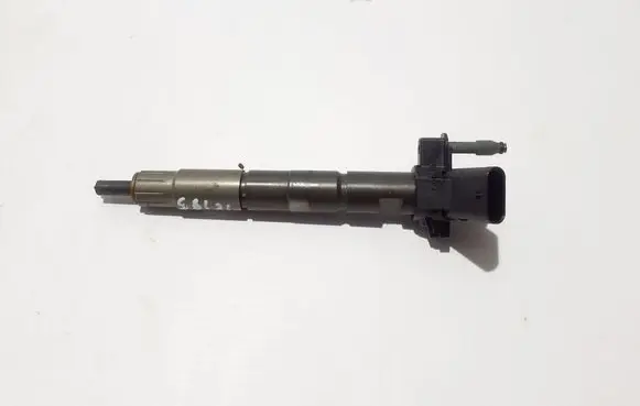 BMW 5 G30 G31 G38 Fuel injector 8599210