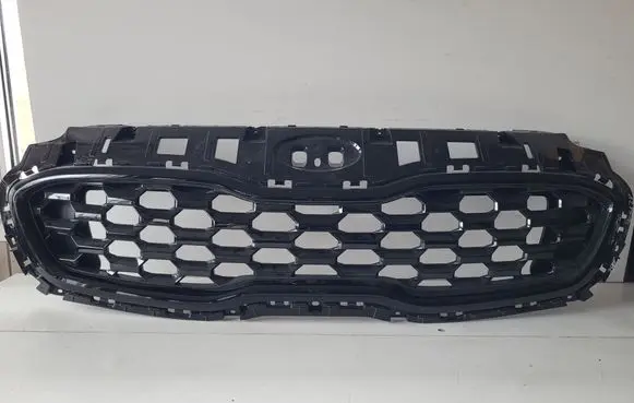 KIA Sportage Front bumper upper radiator grill 86352F1800