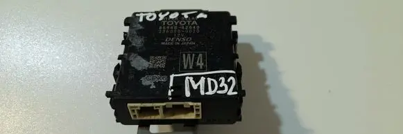 Toyota RAV 4 (XA50) Window wiper relay 8594042040