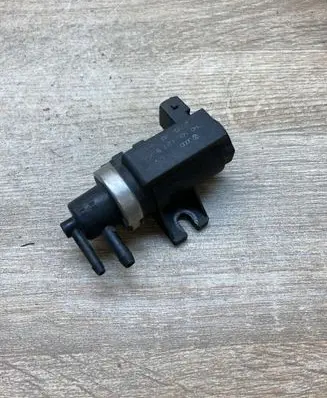 Volkswagen PASSAT B5 Turbo solenoid valve 1H0906627 72190320