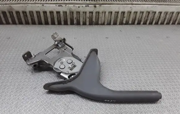 Handbrake/parking brake lever assembly