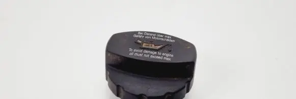 Mercedes-Benz A W168 Oil filler cap A1660180002