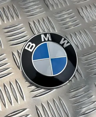BMW X1 E84 Manufacturer badge logo/emblem 813237505