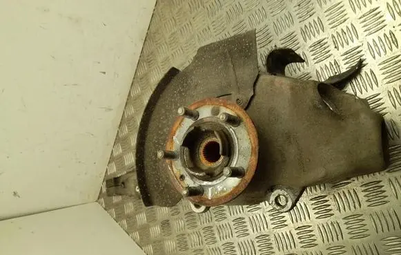 Land Rover Discovery 5 Front wheel hub 3K185