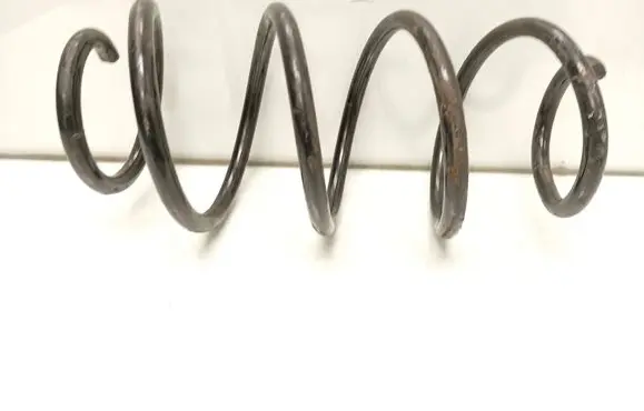 Volkswagen Golf V Front coil spring 