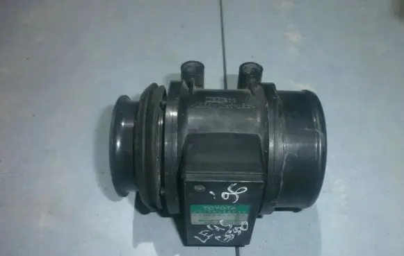 Lexus GS 300 400 430 Mass air flow meter 2225046040 1974000100