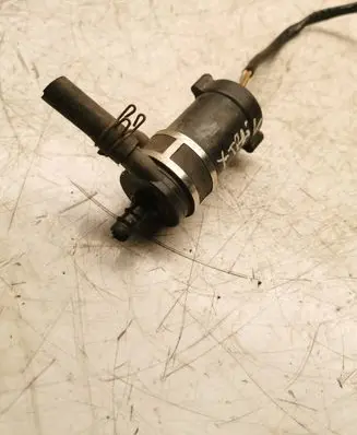 Nissan X-Trail T30 Windscreen/windshield washer pump 63632