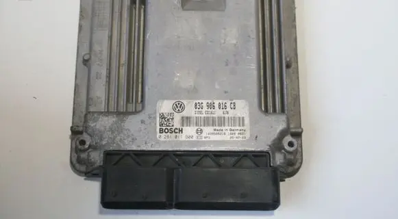 Volkswagen Golf V Engine control unit/module 03G906016CB 0281011900