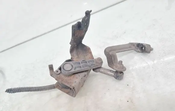 Headlight/headlamp level sensor