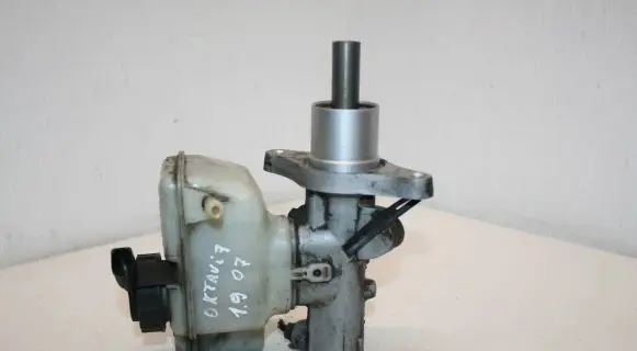 Skoda Octavia Mk2 (1Z) Master brake cylinder 1K1611301C