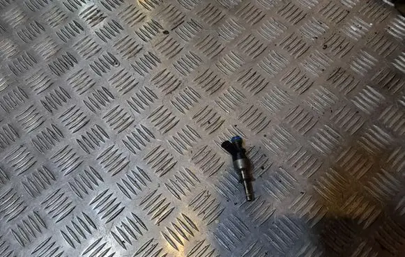 Audi A4 S4 B8 8K Fuel injector 06E036K