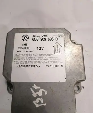 Volkswagen PASSAT B5.5 Airbag control unit/module 6Q0909605C