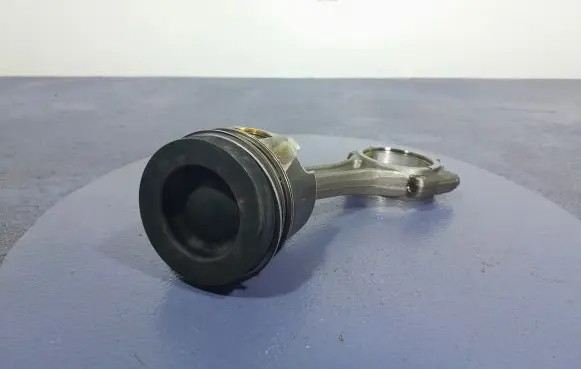 Piston